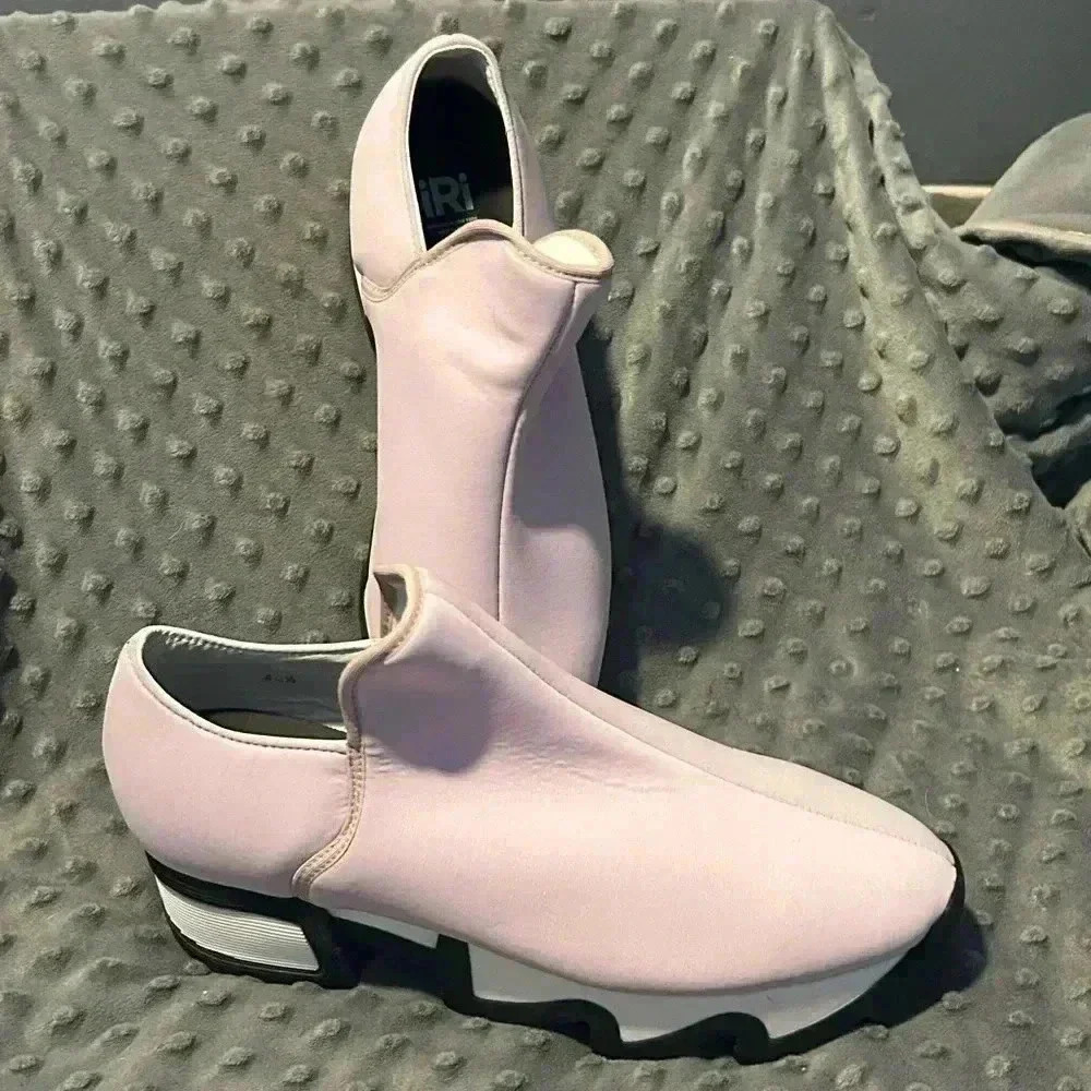 IRI Low Top Neoprene Sneaker Sz 10 (40.5) Lilac NEW!